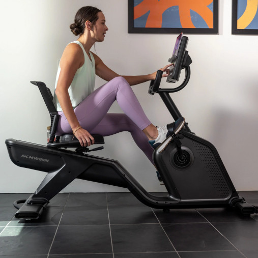 Велотренажер Schwinn 590R с горизонтальной посадкой Велотренажер Schwinn 590R с горизонтальной посадкой